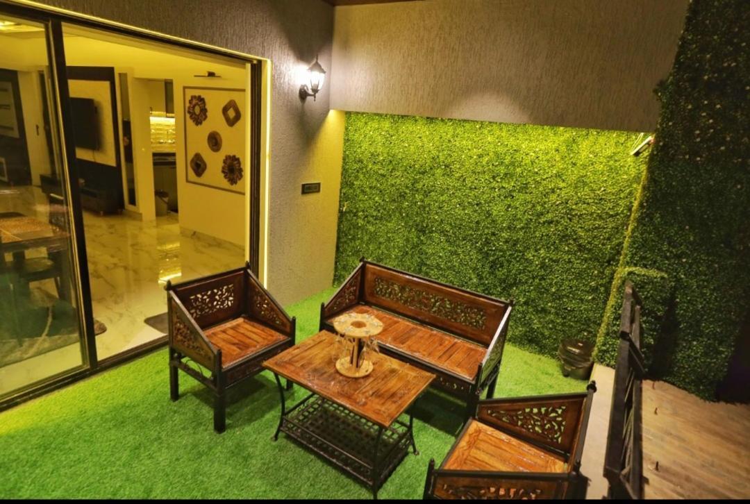 Classic Premium Luxurious 3bhk Fully Furnished In Koregaon Park