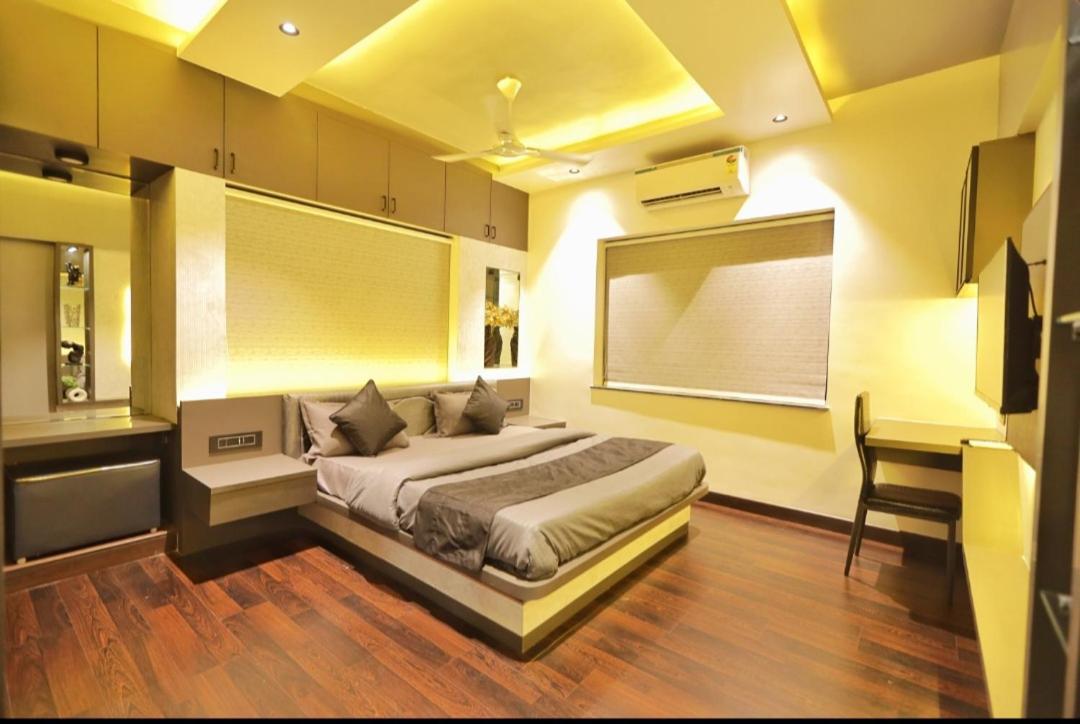 Classic Premium Luxurious 3bhk Fully Furnished In Koregaon Park *
